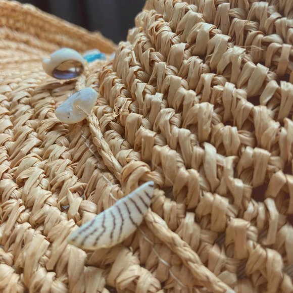 Seashell 🐚 & Stone-Trimmed Sun Hat ☀️ - Picture 3 of 6